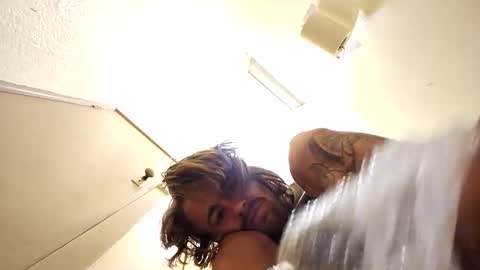 Snapshot of gusmuss chatting on January 16, 2:32 pm Jamie online show from January 16, 2:32 pm