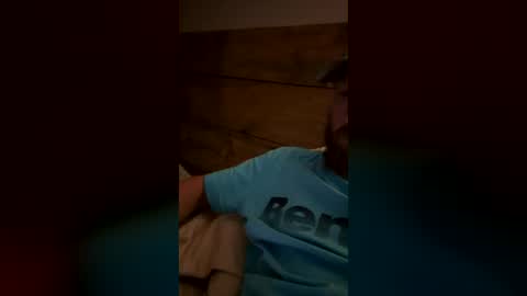 Snapshot of guss1989 chatting on June 28, 1:00 am guss1989 online show from June 28, 1:00 am