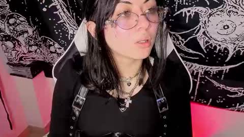 Snapshot of guxplo_ chatting on September 27, 1:49 pm Miss online show from September 27, 1:49 pm