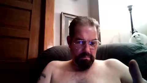 Snapshot of guy4fun8 chatting on February 17, 8:11 am guy4fun8 online show from February 17, 8:11 am