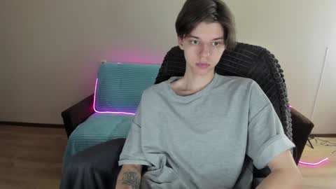 Snapshot of guy_liam1 chatting on December 14, 7:36 pm guy_liam1 online show from December 14, 7:36 pm
