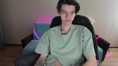 Snapshot of guy_liam1 chatting on December 25, 12:37 pm guy_liam1 online show from December 25, 12:37 pm
