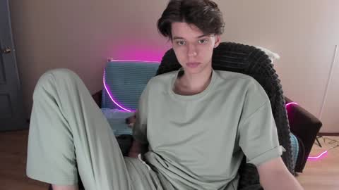 Snapshot of guy_liam1 chatting on December 26, 12:59 pm guy_liam1 online show from December 26, 12:59 pm