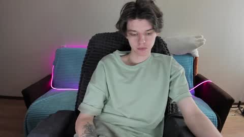 Snapshot of guy_liam1 chatting on January 18, 12:57 pm guy_liam1 online show from January 18, 12:57 pm