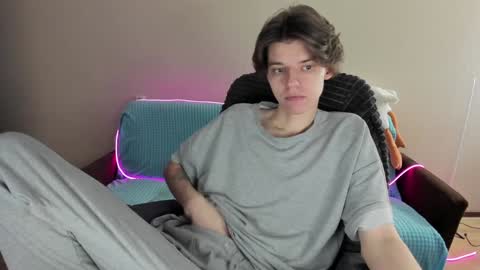 Snapshot of guy_liam1 chatting on February 2, 8:57 am guy_liam1 online show from February 2, 8:57 am