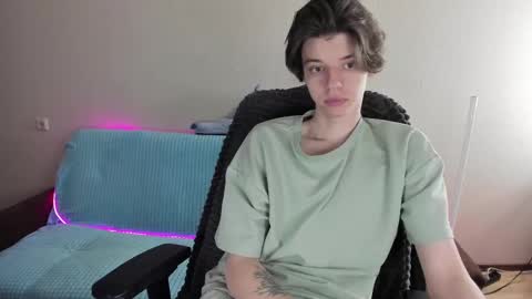 Snapshot of guy_liam1 chatting on February 11, 8:58 am guy_liam1 online show from February 11, 8:58 am