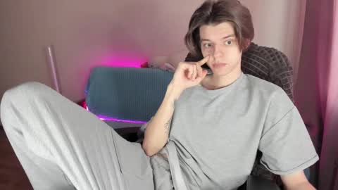 Snapshot of guy_liam1 chatting on February 26, 2:14 pm guy_liam1 online show from February 26, 2:14 pm