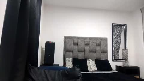 Snapshot of guykarim chatting on October 30, 2:57 am karim online show from October 30, 2:57 am