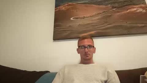 guynextdoor413389 online show from April 2, 9:01 pm