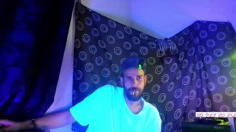 Snapshot of guyst_049 chatting on March 21, 11:08 pm GuyST049 online show from March 21, 11:08 pm