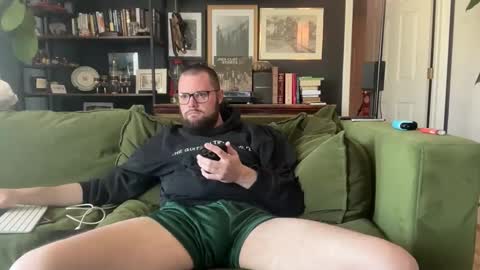 guywyo online show from May 15, 12:17 am