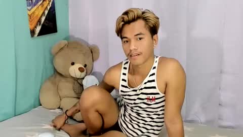 Snapshot of gwapoako100 chatting on December 11, 1:05 am Pitz Sonido Herndon online show from December 11, 1:05 am