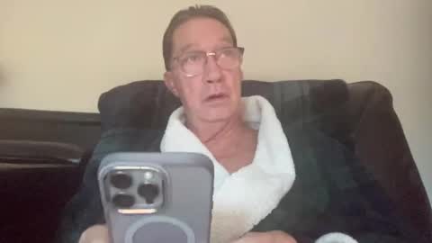 gwashere4u online show from September 28, 12:43 pm