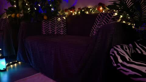 Snapshot of gwenhilton chatting on February 15, 8:54 am gwenhilton online show from February 15, 8:54 am