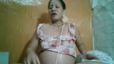 Snapshot of gwenn24 chatting on June 5, 6:52 am gwenn24 online show from June 5, 6:52 am
