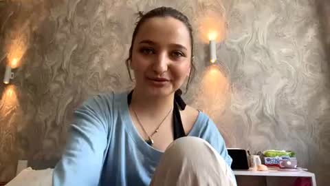 Snapshot of gwyncumley chatting on June 23, 8:56 am Aria online show from June 23, 8:56 am