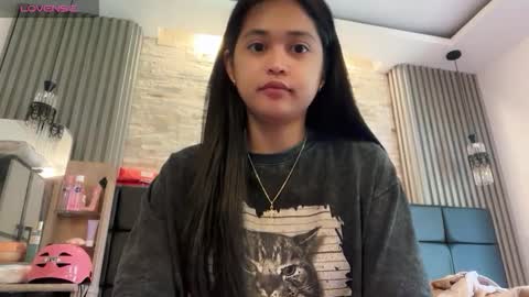 Snapshot of gwynmylove chatting on March 30, 1:28 am Gwyn online show from March 30, 1:28 am