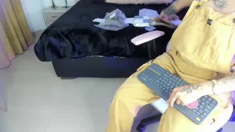 gyal_8_ online show from November 29, 3:20 am