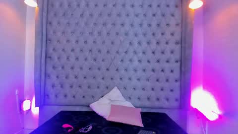 Snapshot of gyal_smith chatting on May 7, 4:18 am Gyal Smith online show from May 7, 4:18 am