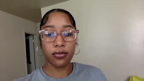 Snapshot of gyalxoxo chatting on October 3, 4:15 pm gyalxoxo online show from October 3, 4:15 pm