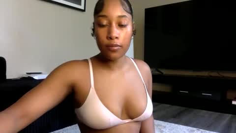 gyalxoxo online show from March 26, 6:02 pm