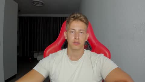 Oliver online show from November 5, 9:15 pm