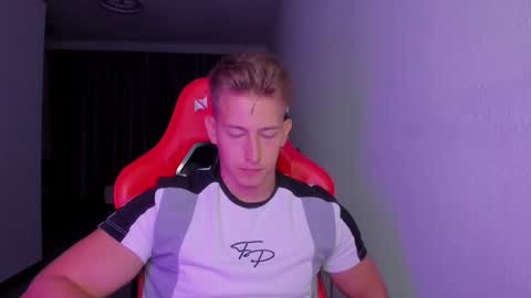 Oliver online show from November 7, 8:53 pm