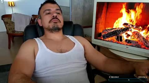 Snapshot of gymd4ddy chatting on May 5, 2:03 pm gymd4ddy online show from May 5, 2:03 pm