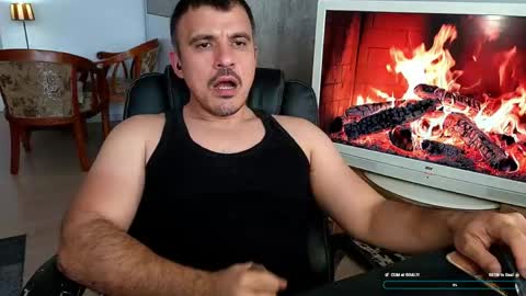 Snapshot of gymd4ddy chatting on May 11, 2:34 pm gymd4ddy online show from May 11, 2:34 pm