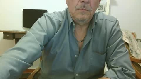 Snapshot of gyrdy chatting on December 14, 4:31 pm gyrdy online show from December 14, 4:31 pm