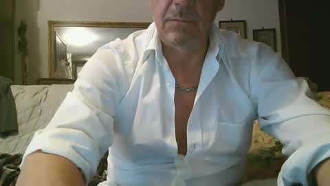 Snapshot of gyrdy chatting on December 18, 4:06 pm gyrdy online show from December 18, 4:06 pm