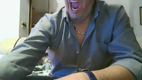 Snapshot of gyrdy chatting on January 1, 5:00 pm gyrdy online show from January 1, 5:00 pm