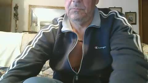 Snapshot of gyrdy chatting on February 9, 5:22 pm gyrdy online show from February 9, 5:22 pm