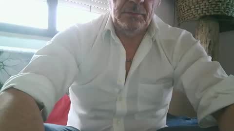 Snapshot of gyrdy chatting on February 11, 3:29 pm gyrdy online show from February 11, 3:29 pm