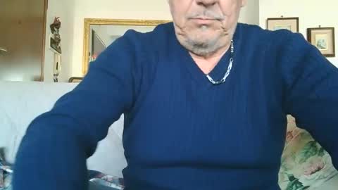 Snapshot of gyrdy chatting on March 9, 1:37 pm gyrdy online show from March 9, 1:37 pm