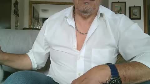 Snapshot of gyrdy chatting on March 10, 2:26 pm gyrdy online show from March 10, 2:26 pm