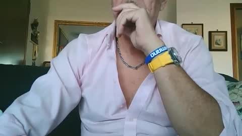 Snapshot of gyrdy chatting on October 11, 2:15 pm gyrdy online show from October 11, 2:15 pm