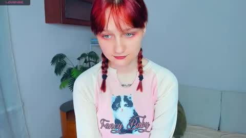 Snapshot of h0lyangel chatting on November 26, 6:42 pm Kelly Lilly online show from November 26, 6:42 pm