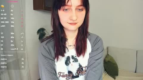 Snapshot of h0lyangel chatting on November 28, 6:43 pm Kelly Lilly online show from November 28, 6:43 pm