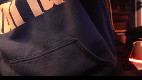 Snapshot of h0tttsteel chatting on December 9, 12:30 pm h0tttsteel online show from December 9, 12:30 pm