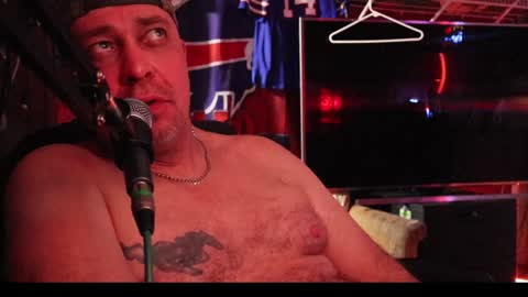 Snapshot of h0tttsteel chatting on December 16, 7:04 am h0tttsteel online show from December 16, 7:04 am