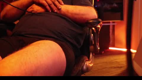 Snapshot of h0tttsteel chatting on December 18, 7:04 am h0tttsteel online show from December 18, 7:04 am