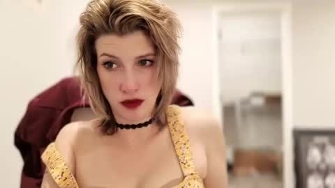 Snapshot of h0twife4life chatting on May 11, 1:33 am H0twife4Life online show from May 11, 1:33 am