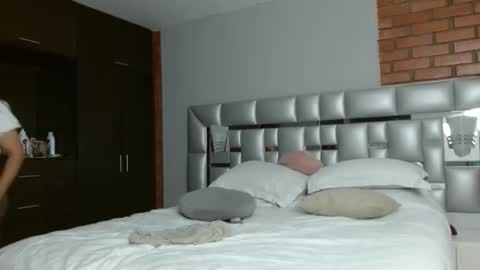 Snapshot of h_a_n_n_n_a chatting on December 8, 3:53 am h_a_n_n_n_a online show from December 8, 3:53 am