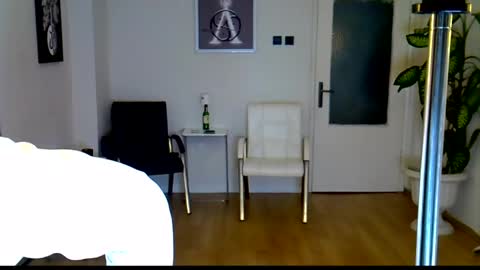 Snapshot of h_blackwood chatting on June 2, 6:21 pm H. Blackwood online show from June 2, 6:21 pm
