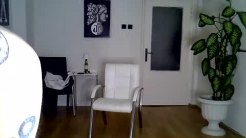 Snapshot of h_blackwood chatting on June 11, 6:39 pm H. Blackwood online show from June 11, 6:39 pm