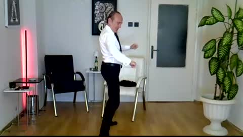 Snapshot of h_blackwood chatting on June 18, 6:23 pm H. Blackwood online show from June 18, 6:23 pm