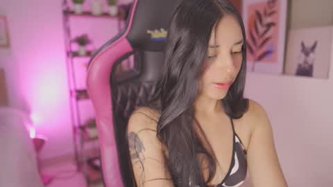 Hade online show from January 6, 5:16 pm