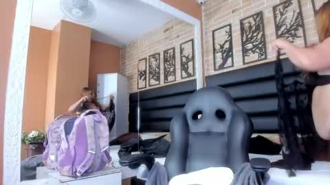 hadelyn_lee online show from April 27, 3:37 am