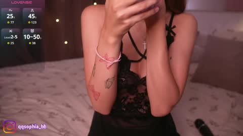 Snapshot of hadleynichols chatting on May 7, 1:22 am Hi Im Rebecca Glad to see you in my room PVT is open online show from May 7, 1:22 am